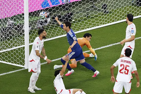 القصة مستمرة.. منتخب تونس يعاني أمام اليابان في كأس العالم